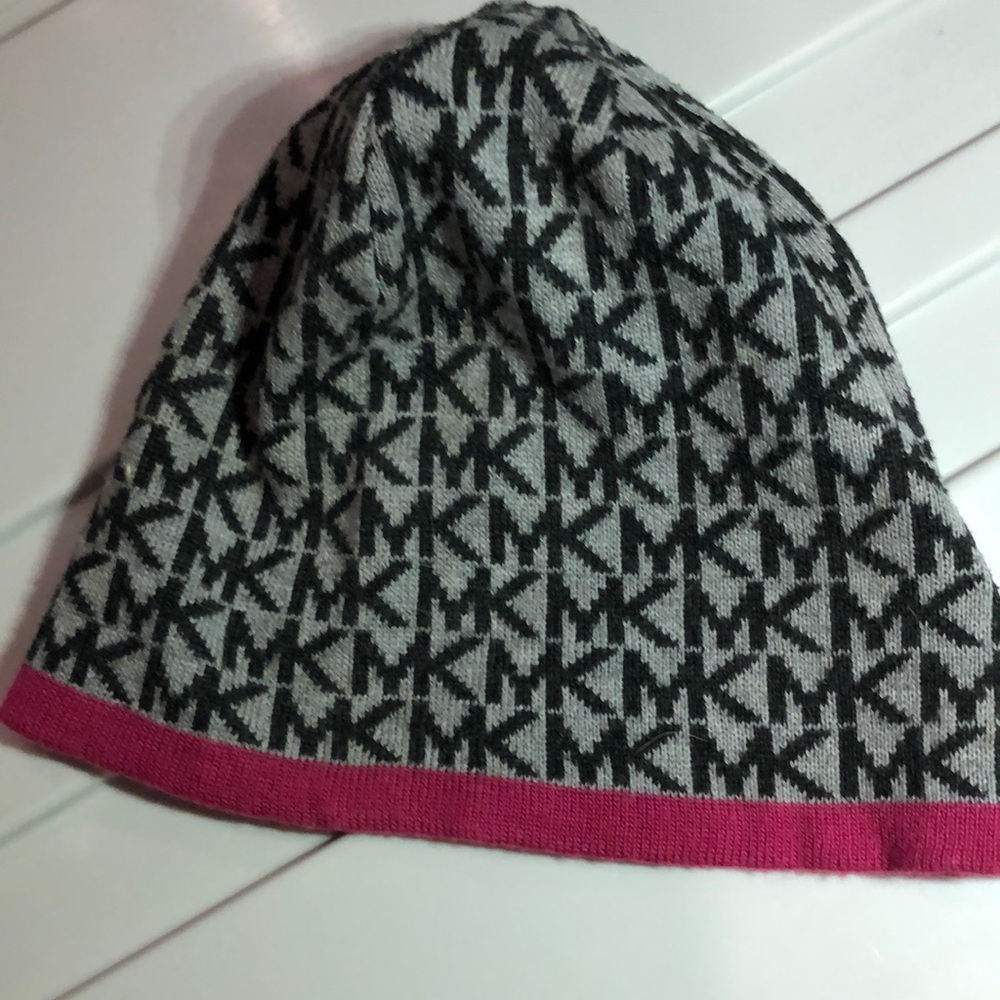 Michael Kors MK Logo Beanie Charcoal/Grey/Pink